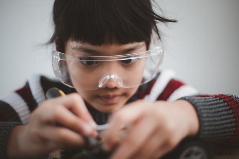For All Ages: Exploring the Benefits of STEM Tools Throughout K-12 Education