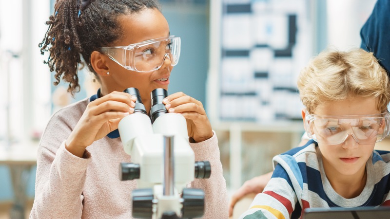 How Does a STEM Lab Prepare Students for Multiple Industries?