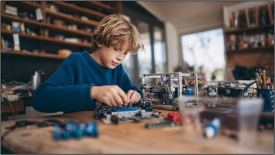 STEM Kits That Transform Learning: From Consumer to Creator Mindsets